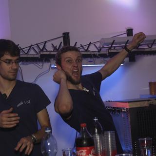 fetzn_fliegen_2015-10-17_03h45min50s.basti_1.web.jpg
